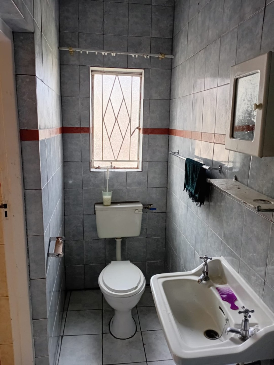 6 Bedroom Property for Sale in Park West Free State